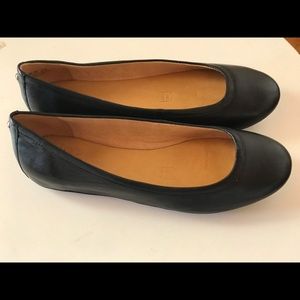 Black Naturalizer Brittany ballet flats
